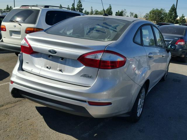 3FADP4BJ0FM196348 - 2015 FORD FIESTA SE SILVER photo 4