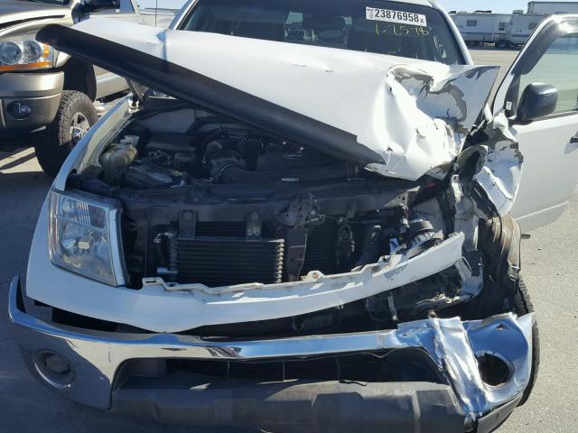 1N6AD07U36C470545 - 2006 NISSAN FRONTIER C WHITE photo 7