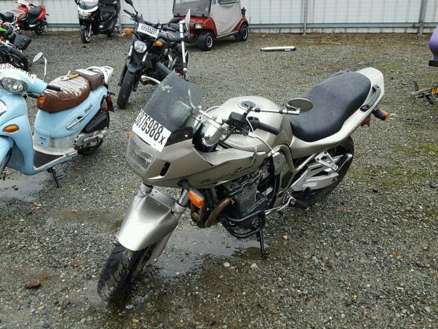 JS1GV75A3Y2101330 - 2000 SUZUKI GSF1200 S SILVER photo 2