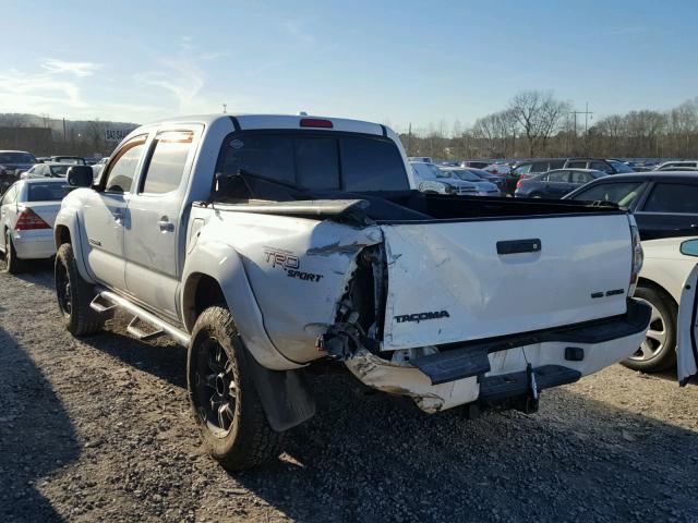 5TEJU4GN2AZ712318 - 2010 TOYOTA TACOMA DOU WHITE photo 3