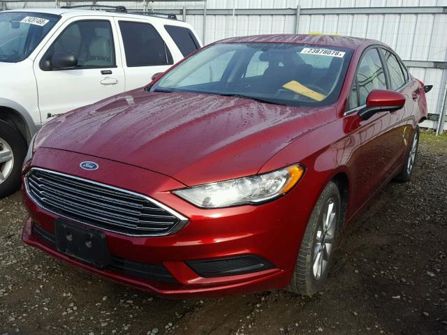 3FA6P0H73HR158163 - 2017 FORD FUSION SE RED photo 2