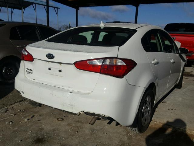 KNAFK4A62G5616453 - 2016 KIA FORTE LX WHITE photo 4