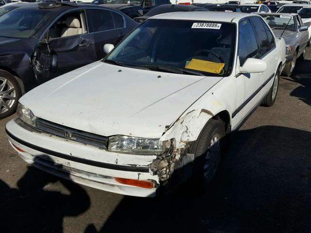 JHMCB7654PC009228 - 1993 HONDA ACCORD LX WHITE photo 2