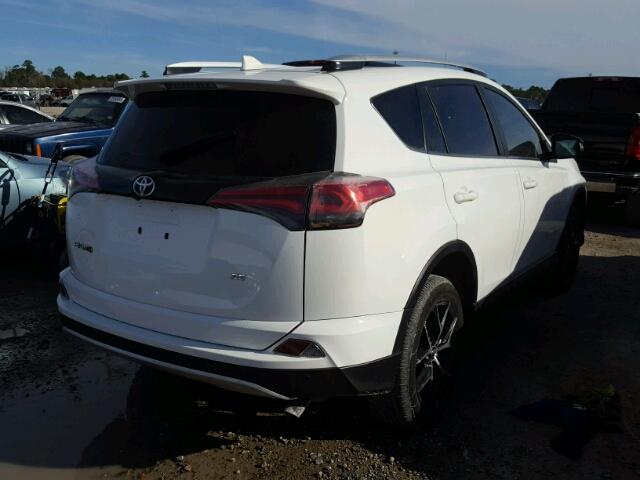 JTMNFREV0GD090007 - 2016 TOYOTA RAV4 SE WHITE photo 4