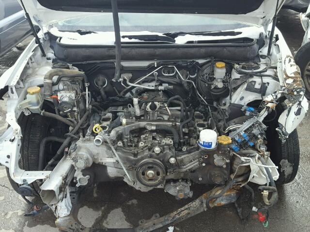 4S3BMCC61D3033415 - 2013 SUBARU LEGACY 2.5 WHITE photo 7