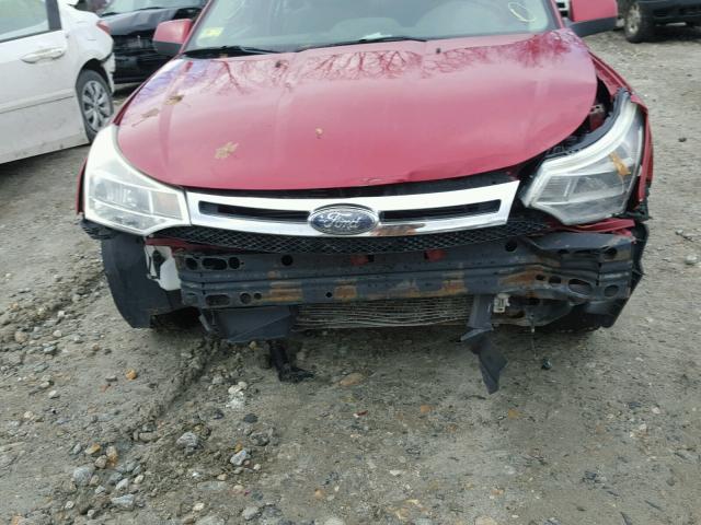 1FAHP36N79W146608 - 2009 FORD FOCUS SES RED photo 9