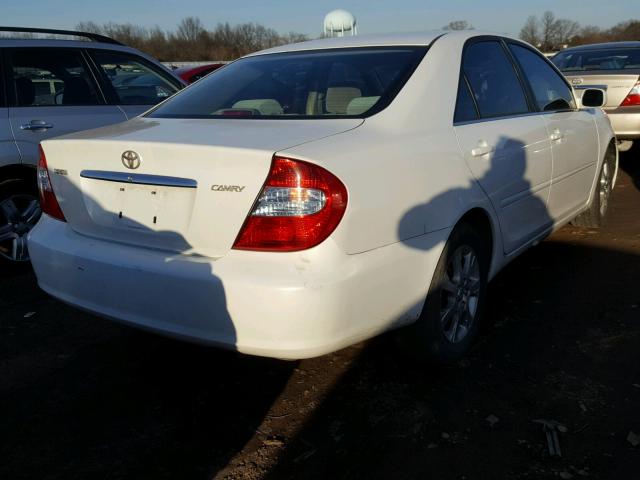 JTDBE32KX40276444 - 2004 TOYOTA CAMRY LE WHITE photo 4