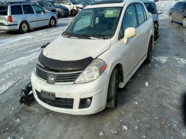 3N1BC11E18L387546 - 2008 NISSAN VERSA S WHITE photo 2