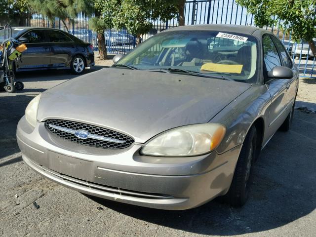 1FAFP55U42G136209 - 2002 FORD TAURUS SES GOLD photo 2