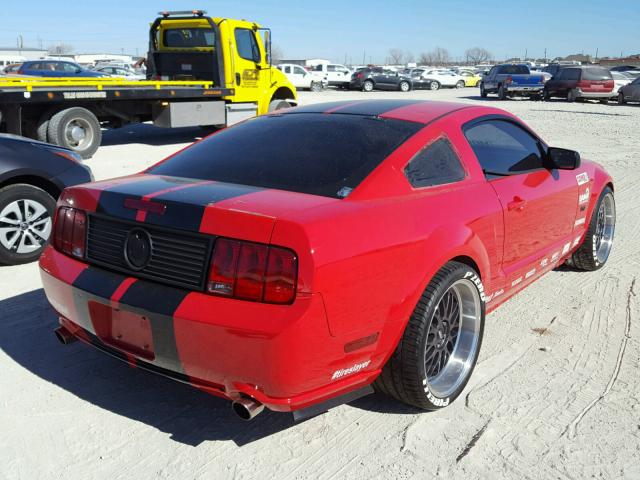 1ZVHT82H765249321 - 2006 FORD MUSTANG GT RED photo 4