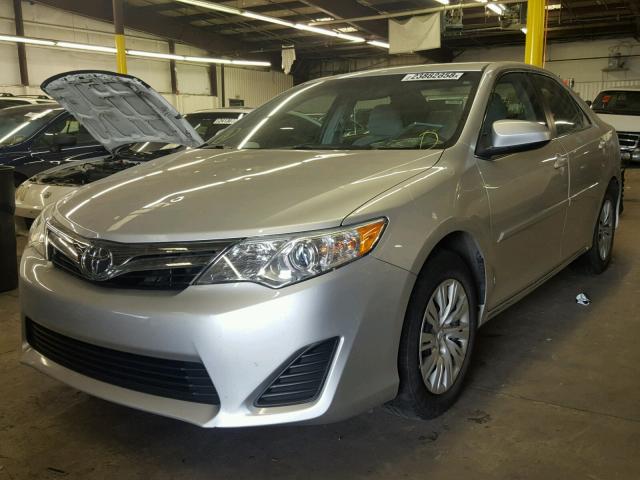 4T1BF1FK9EU767086 - 2014 TOYOTA CAMRY L SILVER photo 2