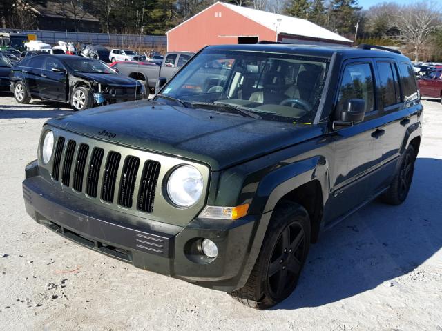 1J8FT48W68D784053 - 2008 JEEP PATRIOT LI GREEN photo 2