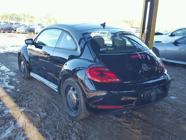 3VWJP7AT3DM665735 - 2013 VOLKSWAGEN BEETLE BLACK photo 3