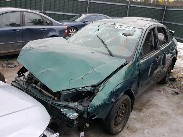 1FAFP33P3YW277448 - 2000 FORD FOCUS LX GREEN photo 2