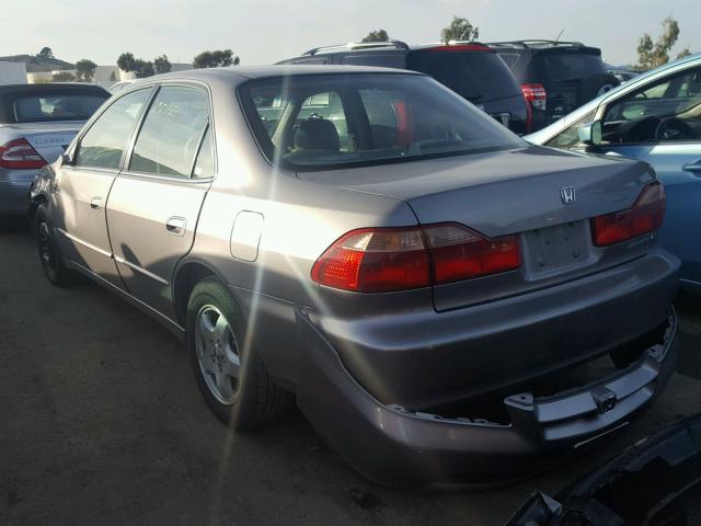 1HGCG1654YA100918 - 2000 HONDA ACCORD EX SILVER photo 3