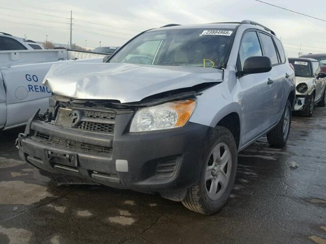 2T3BF4DVXCW189311 - 2012 TOYOTA RAV4 SILVER photo 2