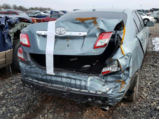 4T1BF3EKXBU627881 - 2011 TOYOTA CAMRY BASE TEAL photo 9