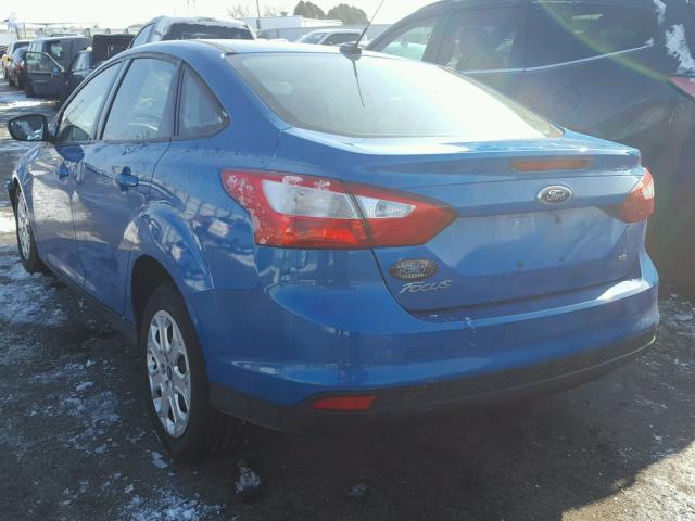 1FAHP3F27CL128821 - 2012 FORD FOCUS SE BLUE photo 3