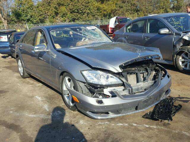 WDDNG8GB6BA365664 - 2011 MERCEDES-BENZ S 550 4MAT SILVER photo 1