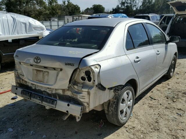 JTDBT923184019799 - 2008 TOYOTA YARIS SILVER photo 4