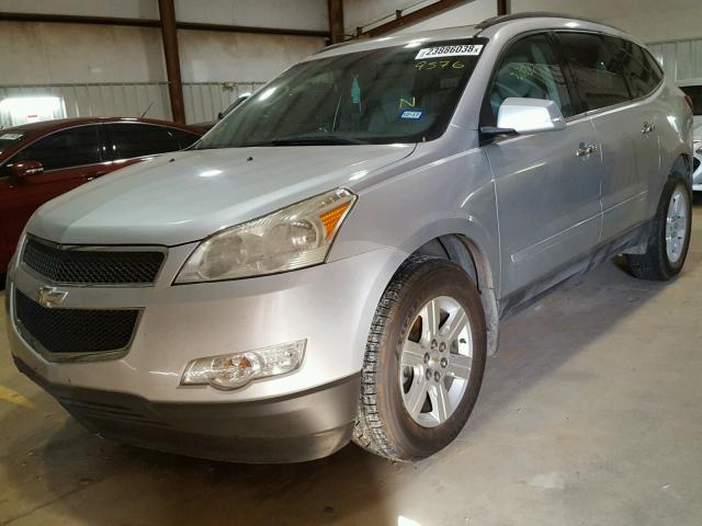 1GNKVJED4BJ289576 - 2011 CHEVROLET TRAVERSE L SILVER photo 2