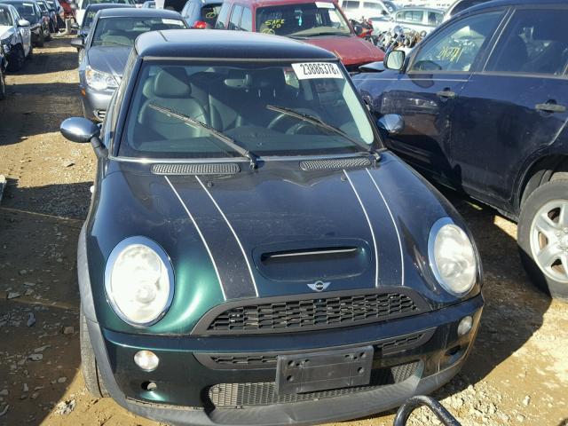 WMWRE33585TG96906 - 2005 MINI COOPER S GREEN photo 9