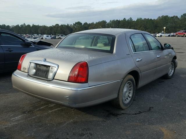 1LNHM81W3XY714043 - 1999 LINCOLN TOWN CAR E GRAY photo 4