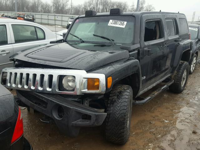 5GTDN136268182862 - 2006 HUMMER H3 BLACK photo 2