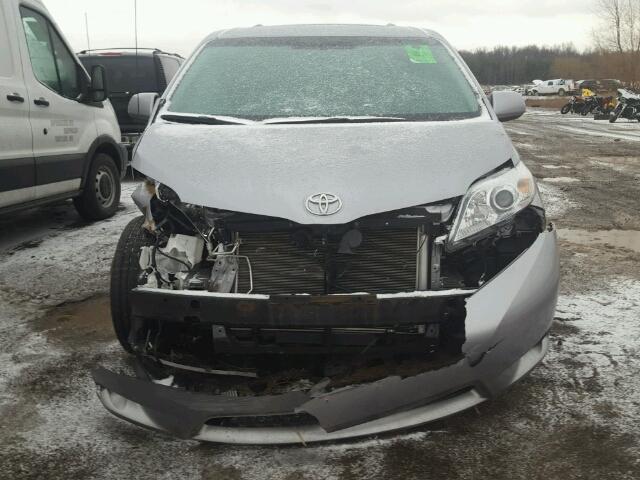 5TDYK3DC2CS221281 - 2012 TOYOTA SIENNA XLE SILVER photo 9