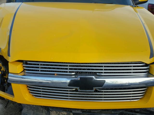 3GNEK13T03G234061 - 2003 CHEVROLET AVALANCHE YELLOW photo 7