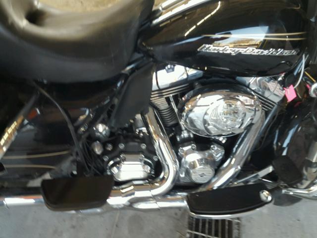 1HD1KGM1XBB660546 - 2011 HARLEY-DAVIDSON FLTRU BLACK photo 7