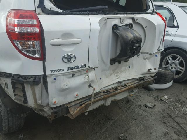 JTMBF33V39D001293 - 2009 TOYOTA RAV4 WHITE photo 9