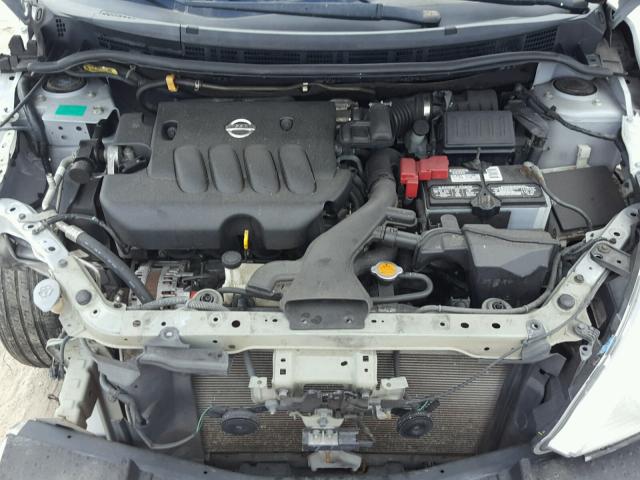 3N1BC11E88L374342 - 2008 NISSAN VERSA S SILVER photo 7