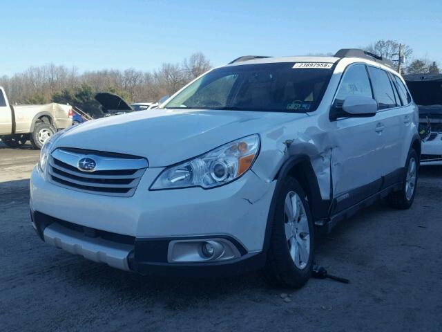 4S4BRBGC4B3392486 - 2011 SUBARU OUTBACK 2. WHITE photo 2