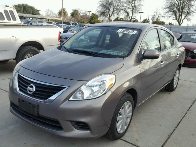 3N1CN7AP1CL819922 - 2012 NISSAN VERSA S GRAY photo 2