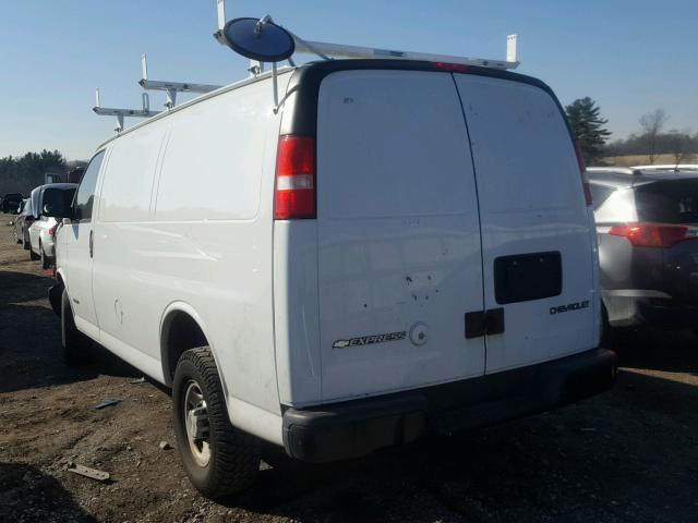 1GCHG35U461230686 - 2006 CHEVROLET EXPRESS G3 WHITE photo 3