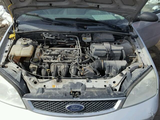 1FAFP34N16W223995 - 2006 FORD FOCUS ZX4 SILVER photo 7