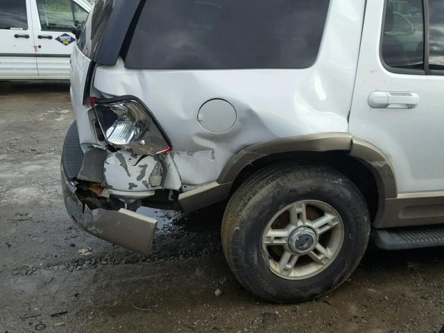 1FMZU74E02UC27111 - 2002 FORD EXPLORER E WHITE photo 9