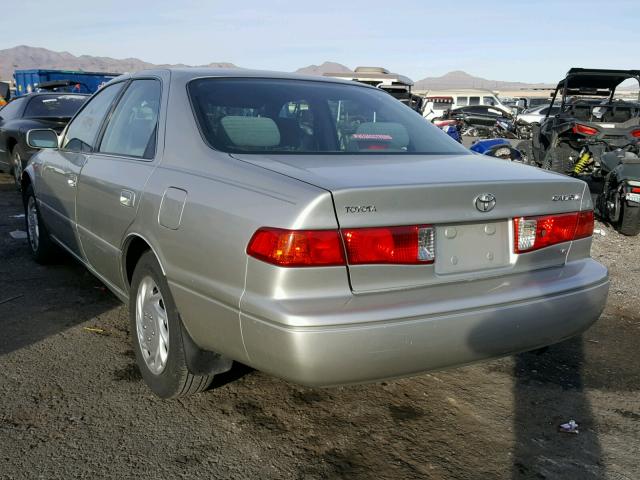 JT2BF22K8Y0286718 - 2000 TOYOTA CAMRY CE SILVER photo 3