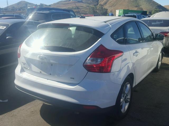 1FADP3K24EL421406 - 2014 FORD FOCUS SE WHITE photo 4