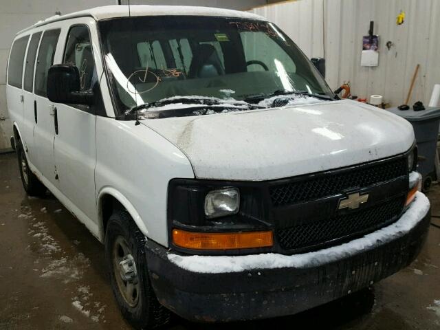 1GNFG15X431151303 - 2003 CHEVROLET EXPRESS G1 WHITE photo 1