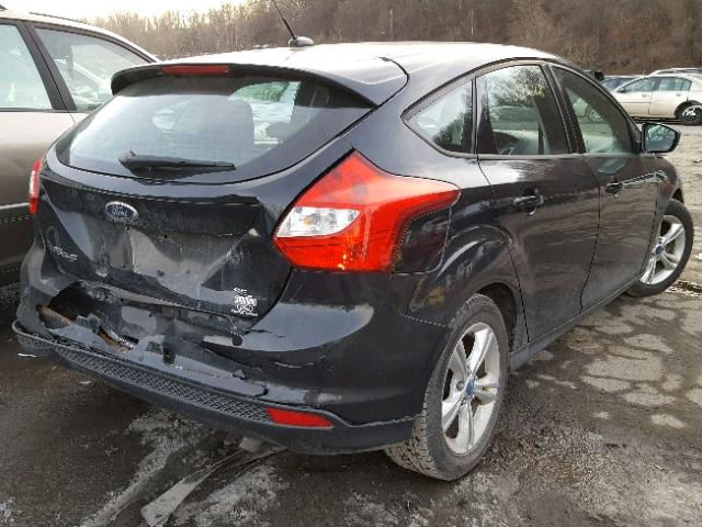 1FAHP3K25CL108945 - 2012 FORD FOCUS SE BLACK photo 4