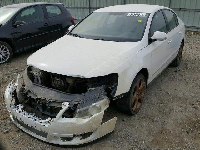 WVWJK73C87P074068 - 2007 VOLKSWAGEN PASSAT WHITE photo 2