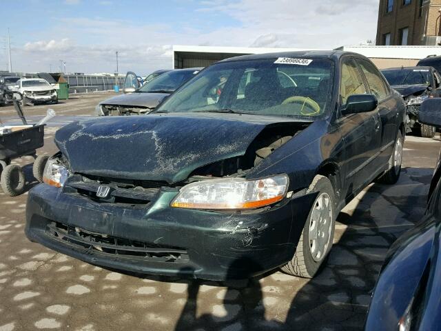 1HGCG5647WA251473 - 1998 HONDA ACCORD LX GREEN photo 2