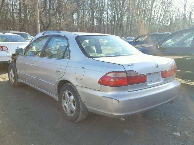 1HGCG1653WA058528 - 1998 HONDA ACCORD EX SILVER photo 3