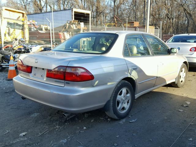 1HGCG1653WA058528 - 1998 HONDA ACCORD EX SILVER photo 4