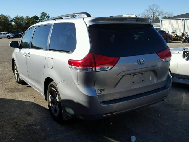 5TDKK3DC2DS361919 - 2013 TOYOTA SIENNA LE SILVER photo 3