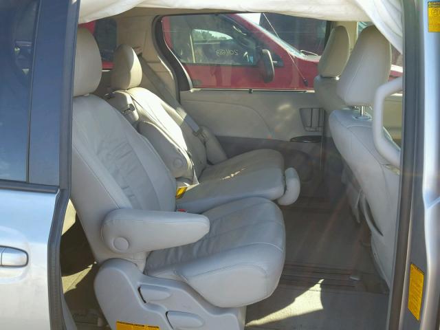 5TDKK3DC2DS361919 - 2013 TOYOTA SIENNA LE SILVER photo 6