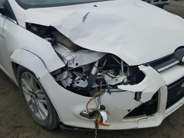 1FAHP3M20CL317328 - 2012 FORD FOCUS SEL WHITE photo 9