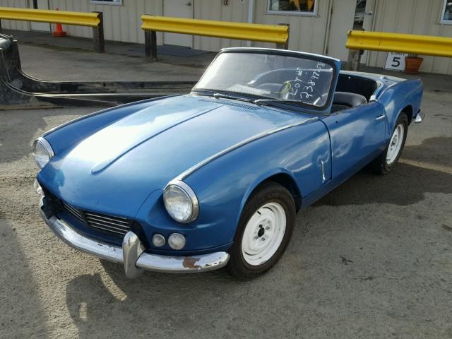 67FC69036L - 1967 TRIUMPH CAR SPITFIRE BLUE photo 2